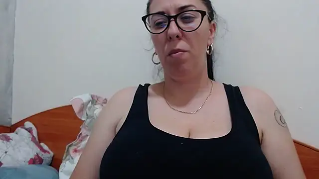 jollene online show from June 13, 12:36 pm