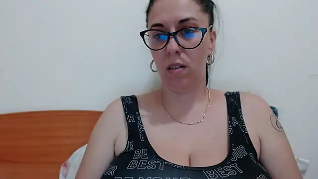 jollene online show from July 23, 12:47 pm