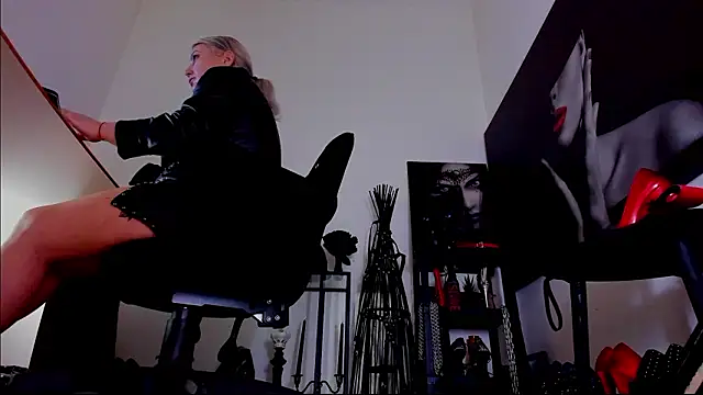 demisweet online show from February 2, 3:05 am