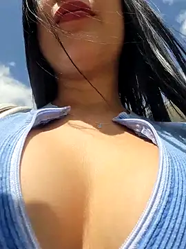 Snapshot of CrisMarulanda chatting on September 8, 3:11 pm CrisMarulanda online show from September 8, 3:11 pm