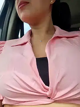 Snapshot of CrisMarulanda chatting on October 14, 2:51 pm CrisMarulanda online show from October 14, 2:51 pm