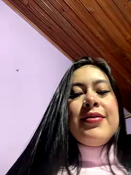 Snapshot of CrisMarulanda chatting on November 11, 2:11 am CrisMarulanda online show from November 11, 2:11 am