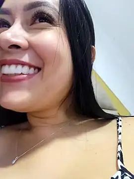 Snapshot of CrisMarulanda chatting on November 29, 11:08 pm CrisMarulanda online show from November 29, 11:08 pm