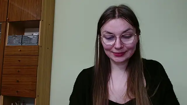 LooveELLYx online show from February 12, 8:50 pm