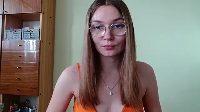 LooveELLYx online show from September 16, 1:34 pm