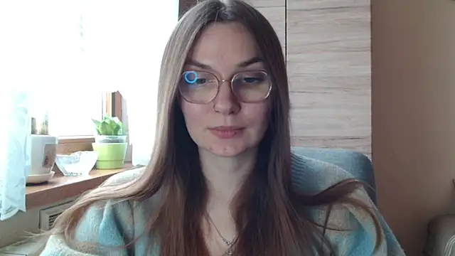 LooveELLYx online show from April 8, 1:33 pm