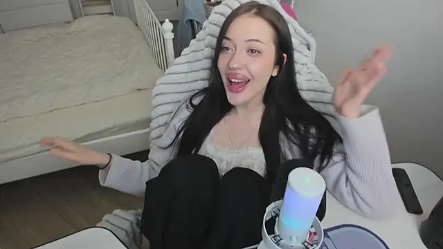 saadnesstyan online show from March 9, 1:48 pm