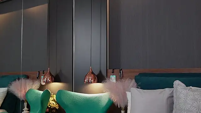 EmilyTrix online show from April 14, 12:49 am