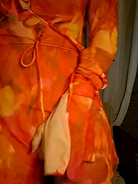 Snapshot of CelynaRoss chatting on October 19, 12:55 am CelynaRoss online show from October 19, 12:55 am