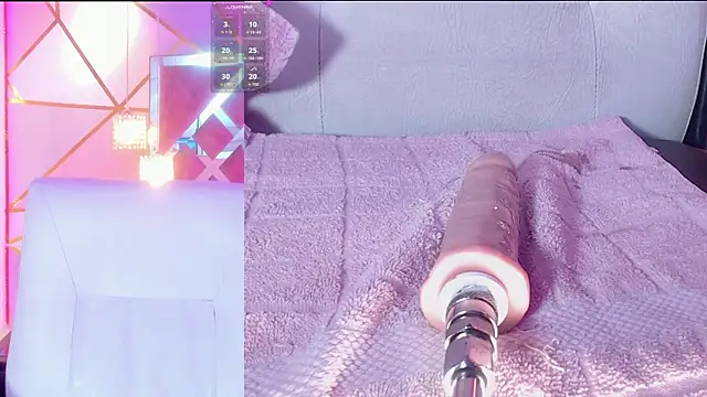 Snapshot of LizzieCutie_ chatting on May 26, 1:01 am LizzieCutie online show from May 26, 1:01 am