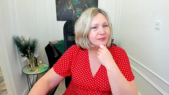 NinaStarle online show from June 1, 12:40 pm