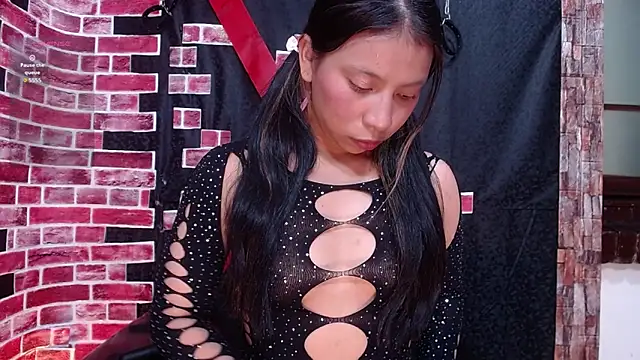 samara selene online show from April 9, 7:19 pm