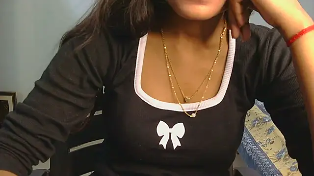 Aarti misty71 online show from April 15, 5:25 am