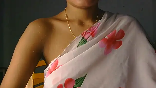Snapshot of Aarti_misty71 chatting on July 12, 6:04 am Aarti misty71 online show from July 12, 6:04 am