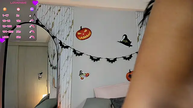 MissVioleet  online show from October 19, 5:02 pm