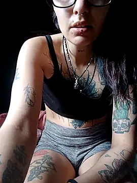 Snapshot of Darkw1tch chatting on October 16, 11:22 am Darkw1tch online show from October 16, 11:22 am