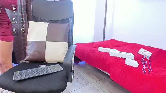 miaroberts69 online show from March 13, 10:16 pm