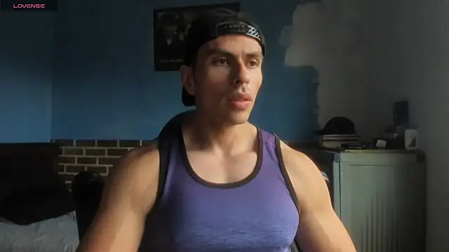 Snapshot of justinkarter chatting on June 19, 5:28 pm justinkarter online show from June 19, 5:28 pm
