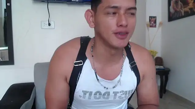 Hiroshi Shen online show from May 3, 1:06 pm