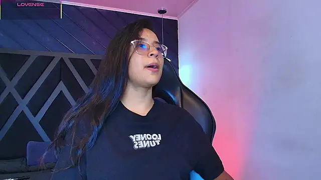 zoe martins  online show from March 28, 5:23 pm