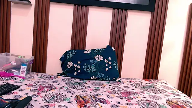 kimberly18cute online show from April 6, 3:15 am