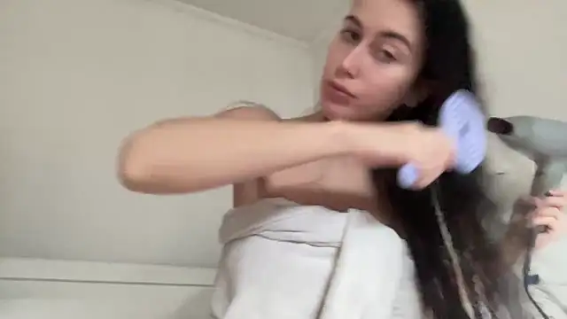 Snapshot of Talyo19 chatting on February 13, 10:22 am Talyo19 online show from February 13, 10:22 am