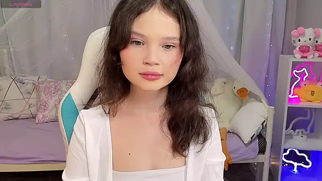 EmilyChaves online show from January 12, 7:24 am