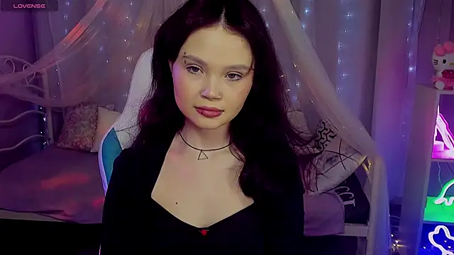 EmilyChaves online show from April 29, 9:24 am