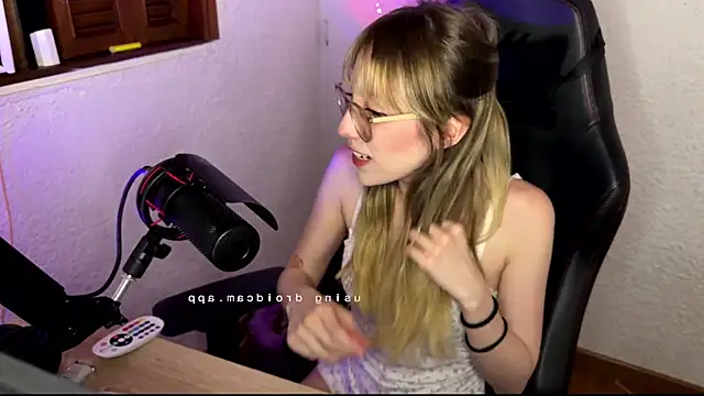 ReenKitty online show from June 2, 4:47 am