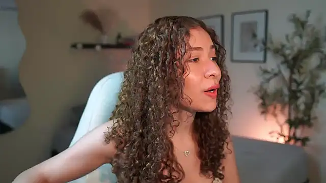 isabella-garcia- online show from March 19, 2:15 am