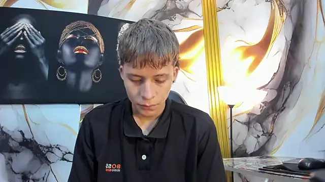 mono blonde online show from May 24, 11:04 am