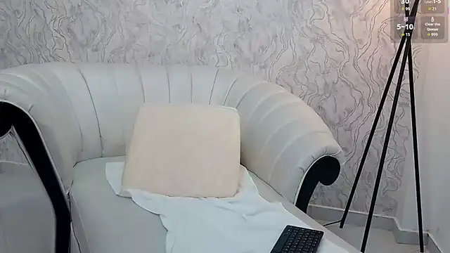 aura sanders1 online show from December 20, 11:39 am