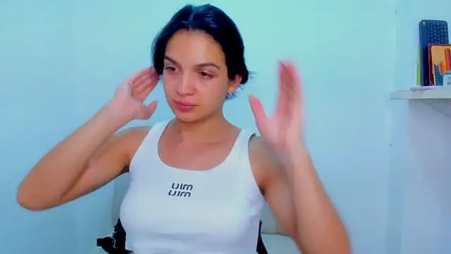 ISA BELLA VZL online show from April 5, 6:49 pm