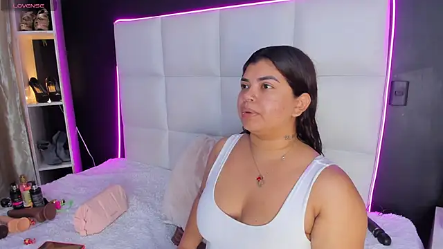 Gigi duran online show from April 27, 12:47 pm