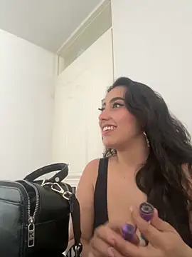 my aleja  online show from October 7, 6:49 pm