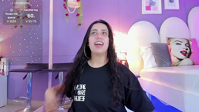 my aleja  online show from November 9, 1:53 pm