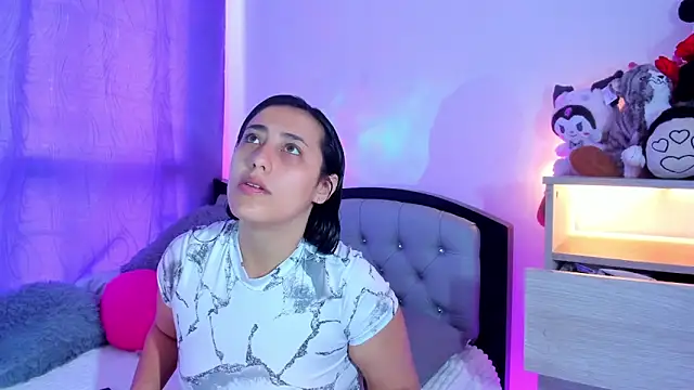 my aleja  online show from February 23, 12:46 pm