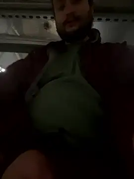 Snapshot of You-father chatting on January 13, 4:23 pm You-father online show from January 13, 4:23 pm