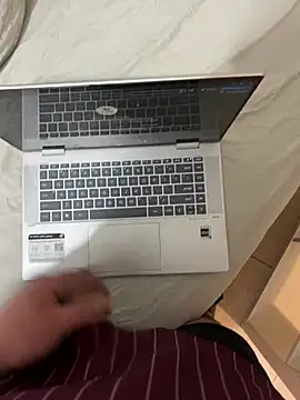 Snapshot of You-father chatting on February 3, 9:53 pm You-father online show from February 3, 9:53 pm