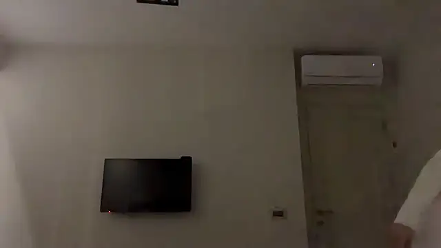 Gilin1 online show from February 3, 9:42 pm