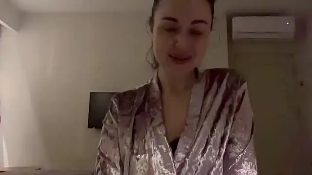 Gilin1 online show from February 13, 9:11 pm