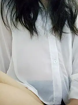Snapshot of Maria2299 chatting on July 15, 10:37 pm Maria2299 online show from July 15, 10:37 pm