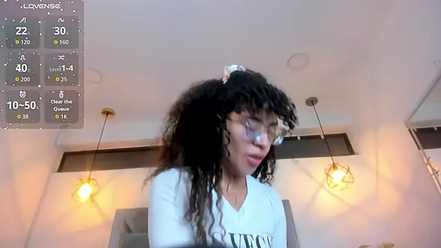 Hanna Cornee  online show from February 11, 1:27 pm