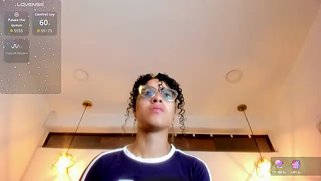 Hanna Cornee  online show from March 3, 12:00 pm