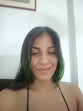 Snapshot of Chloe_paytone chatting on July 8, 6:18 am Chloe paytone online show from July 8, 6:18 am