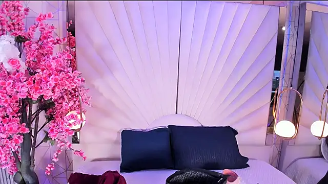 VesperVelvet online show from June 24, 5:06 am
