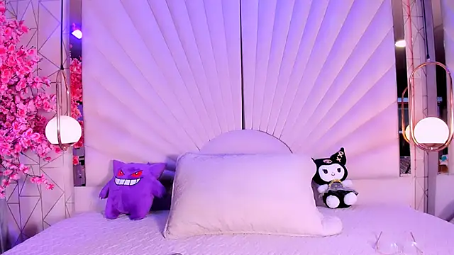 VesperVelvet online show from July 1, 5:09 am