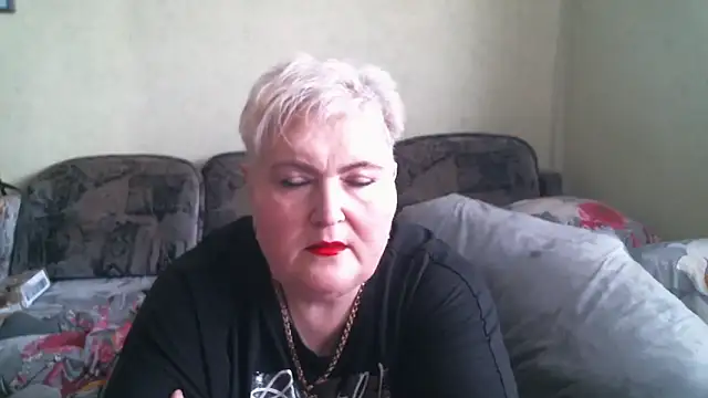 Snapshot of Lana555 chatting on June 5, 11:05 am Lana555 online show from June 5, 11:05 am