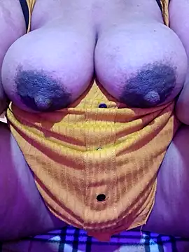 Snapshot of lona_sexi chatting on February 7, 7:01 am lona sexi online show from February 7, 7:01 am