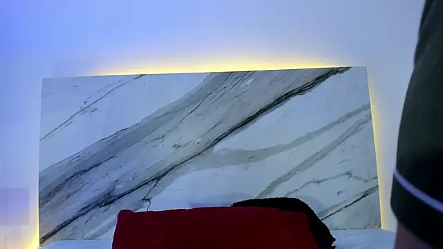 thamiina  online show from November 15, 9:32 pm